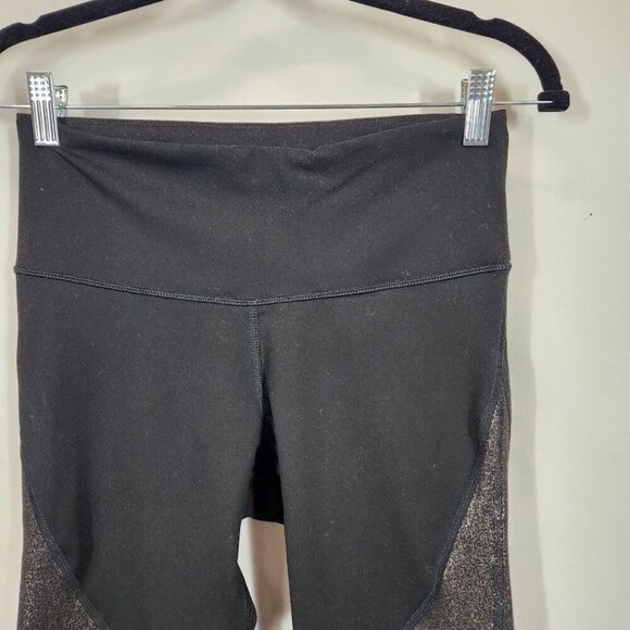 Old Navy Metallic Shine Accent‎ Workout Leggings in Black - Size medium - Picture 2 of 6